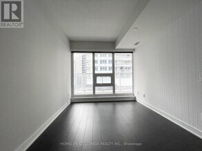 17 Bathurst St in Toronto, ON - Building Photo - Building Photo