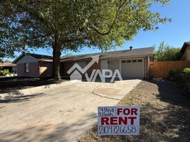 7462 Meadow Breeze Dr in San Antonio, TX - Building Photo