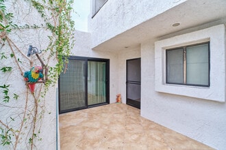 616 Violeta Dr in Palm Springs, CA - Building Photo - Building Photo