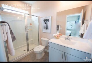 164 Enterprise Dr in Clayton, NC - Building Photo - Building Photo