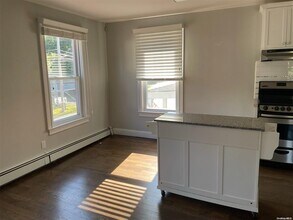 9 Oyster Bay Road in Locust Valley, NY - Building Photo - Building Photo