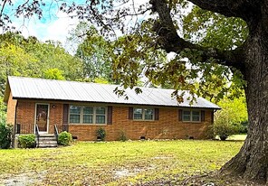 123 Brightwood Church Rd in Gibsonville, NC - Building Photo