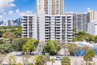 Brickell Park Condominium in Miami, FL - Foto de edificio - Building Photo
