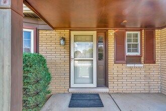 197 Kings Way in Canton Township, MI - Building Photo - Building Photo