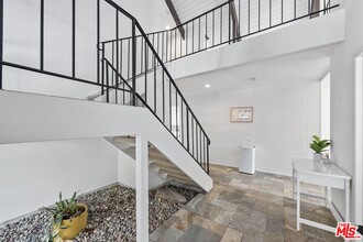 2408 Banyan Dr in Los Angeles, CA - Building Photo - Building Photo