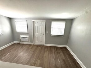 4611 N Hubert Ave in Tampa, FL - Foto de edificio - Building Photo