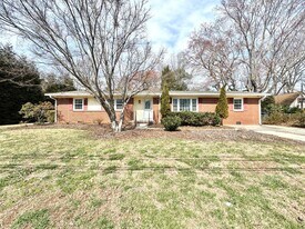 2110 Kello Dr in Greensboro, NC - Building Photo