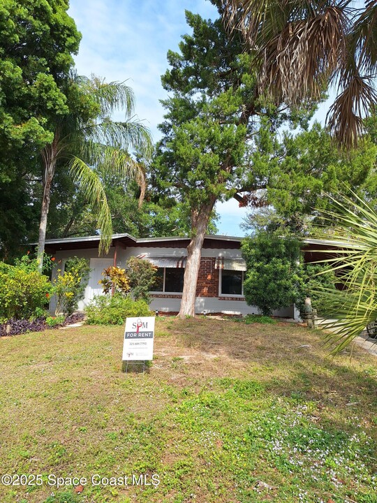 8 Vermont Ave in Rockledge, FL - Building Photo