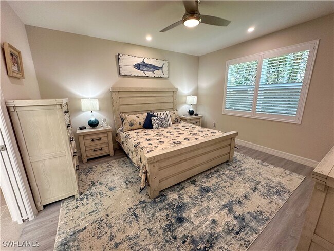 250 Indies Dr E in Naples, FL - Building Photo - Building Photo