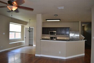 6005 Hidden Pine Ln in McKinney, TX - Building Photo - Building Photo