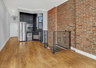 250 Mott St in New York, NY - Building Photo - Building Photo
