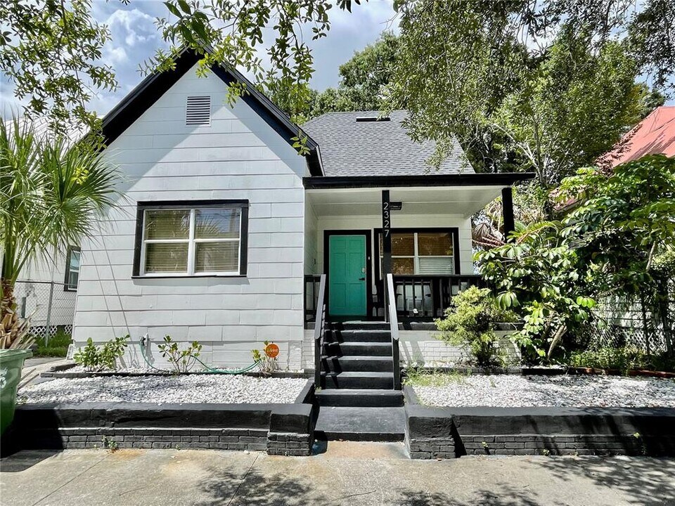 2327 W Beach St in Tampa, FL - Foto de edificio