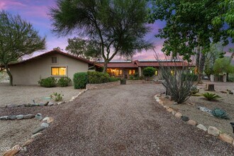 1710 W Camino Dr in Wickenburg, AZ - Building Photo - Building Photo