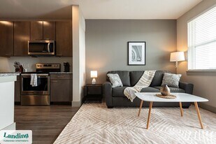 6107 E Riverside Dr in Austin, TX - Building Photo