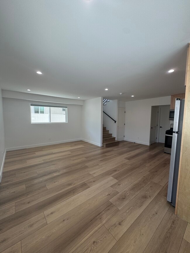 5436 1/2 Kester Ave in Los Angeles, CA - Building Photo - Building Photo