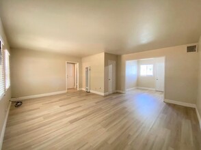 960 Barney St, Unit na in Merced, CA - Building Photo - Building Photo