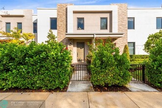 411 NW 17th St in Fort Lauderdale, FL - Foto de edificio - Building Photo