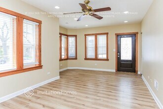 6209 N Maplewood Ave in Chicago, IL - Building Photo - Building Photo