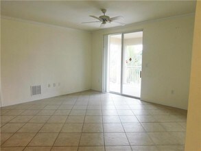 6426 Emerald Dunes Dr-Unit -308 in West Palm Beach, FL - Building Photo - Building Photo