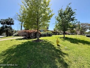 2 Fairway Rd in Jacksonville Beach, FL - Building Photo - Building Photo