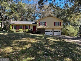 1530 Oleander Ln SW in Lilburn, GA - Building Photo