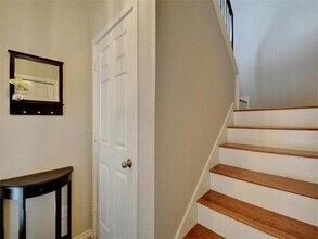 1310 W Parmer Ln in Austin, TX - Foto de edificio - Building Photo