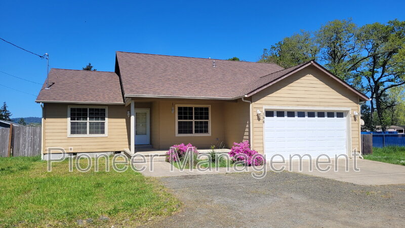 196 Page Rd in Winchester, OR - Foto de edificio
