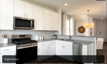 137 Banyon Dr in Andice, TX - Building Photo - Building Photo