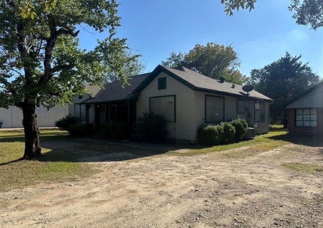 306 Prospect Dr in Trinity, TX - Building Photo - Building Photo