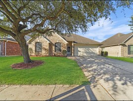 15927 Breanna Ln in Houston, TX - Building Photo