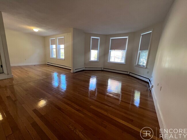 306 Tappan St, Unit 3A