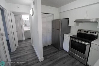 7824 Sonoma Springs Cir in Greenacres, FL - Building Photo - Building Photo