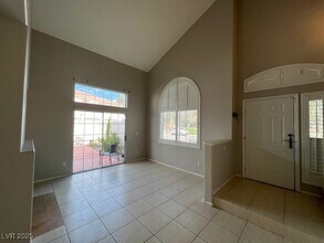 380 Seine Way in Henderson, NV - Building Photo - Building Photo