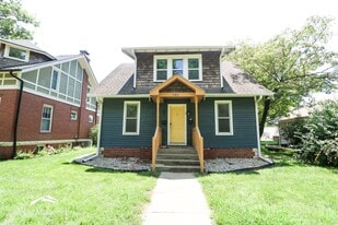 505 Bluemont Ave in Manhattan, KS - Building Photo