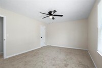 1067 Pleasant Oak Dr photo'