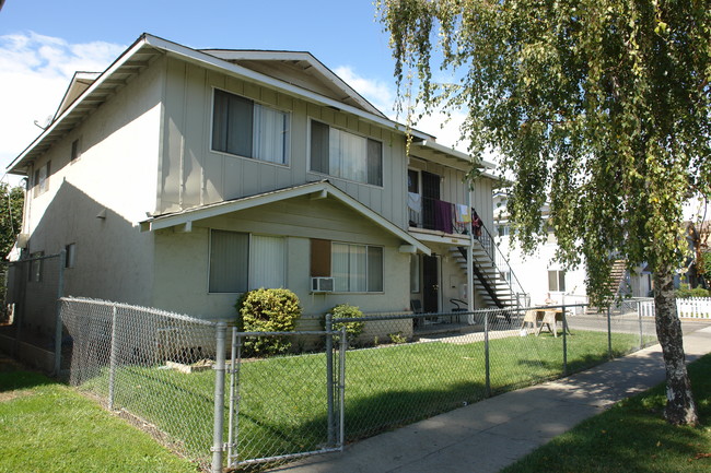 3045 Pearl Avenue in San Jose, CA - Building Photo - Building Photo