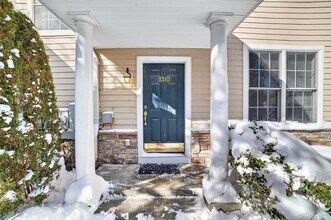 1310 Half Moon Bay Dr in Croton-on-Hudson, NY - Building Photo - Building Photo