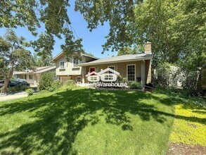 1060 Ithaca Dr in Boulder, CO - Building Photo - Building Photo