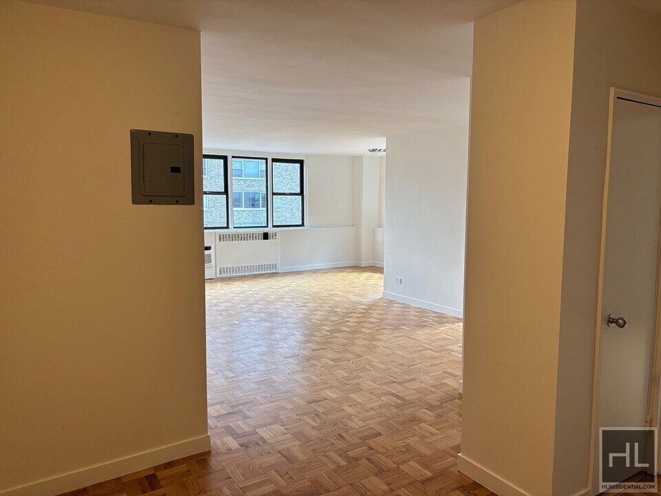 East 79th Street in New York, NY - Building Photo