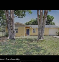 3384 Elizabeth St in West Melbourne, FL - Building Photo
