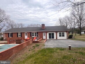 42 Wiest Ln in Gerrardstown, WV - Building Photo - Building Photo