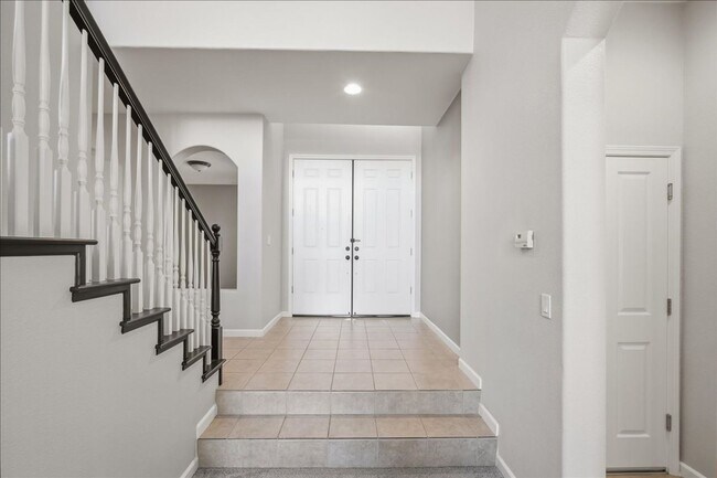 121 Connor Cir in Sacramento, CA - Building Photo - Building Photo