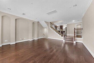 905 Garden Oaks Trce in Houston, TX - Building Photo - Building Photo