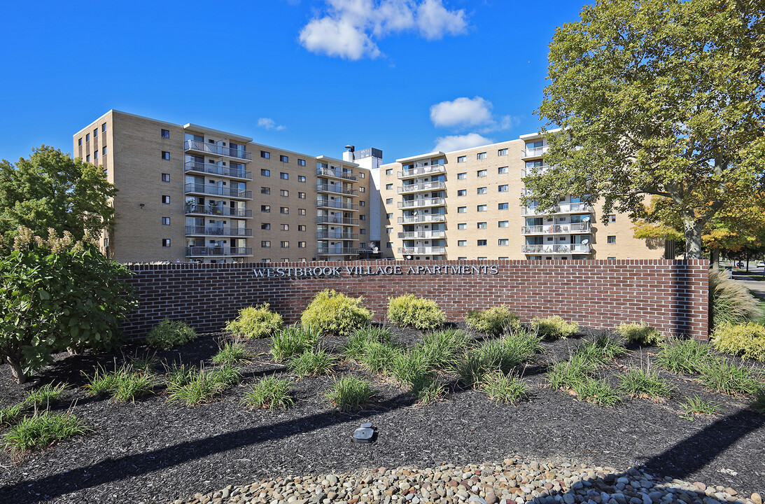 Westbrook Village in Brooklyn, OH - Building Photo