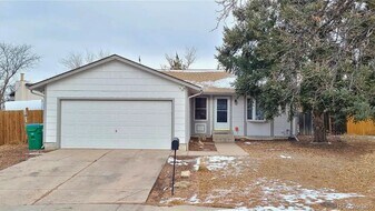 3804 S Ouray Way in Aurora, CO - Building Photo