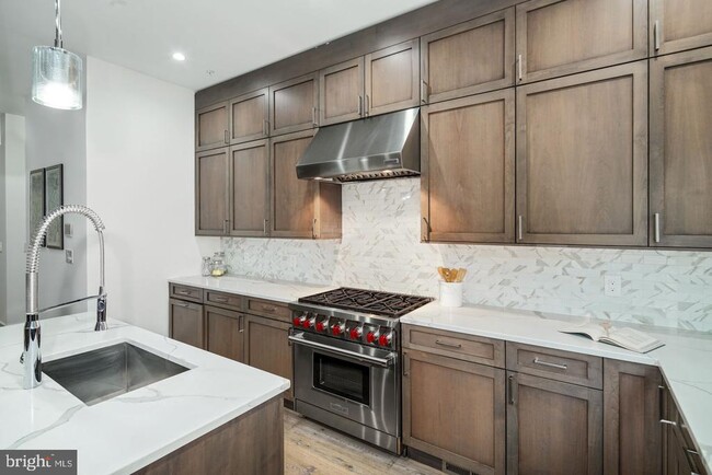 112 Sansom St in Philadelphia, PA - Building Photo - Building Photo