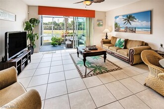 16211 Ravina Way in Naples, FL - Foto de edificio - Building Photo