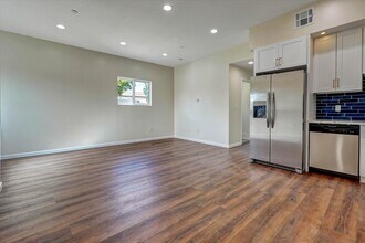 17095 Kingsbury St in Los Angeles, CA - Building Photo - Building Photo