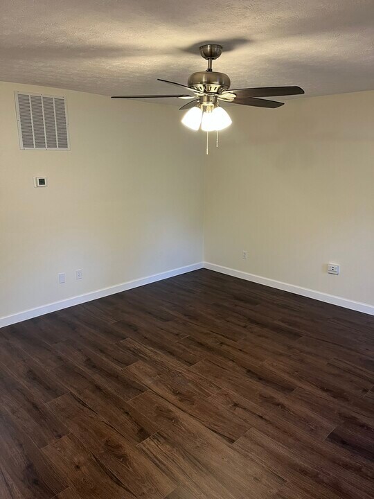 7673 Brams Hill Dr in Washington Township, OH - Building Photo