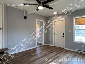 1215 Lake Lansing Rd in Lansing, MI - Building Photo - Building Photo